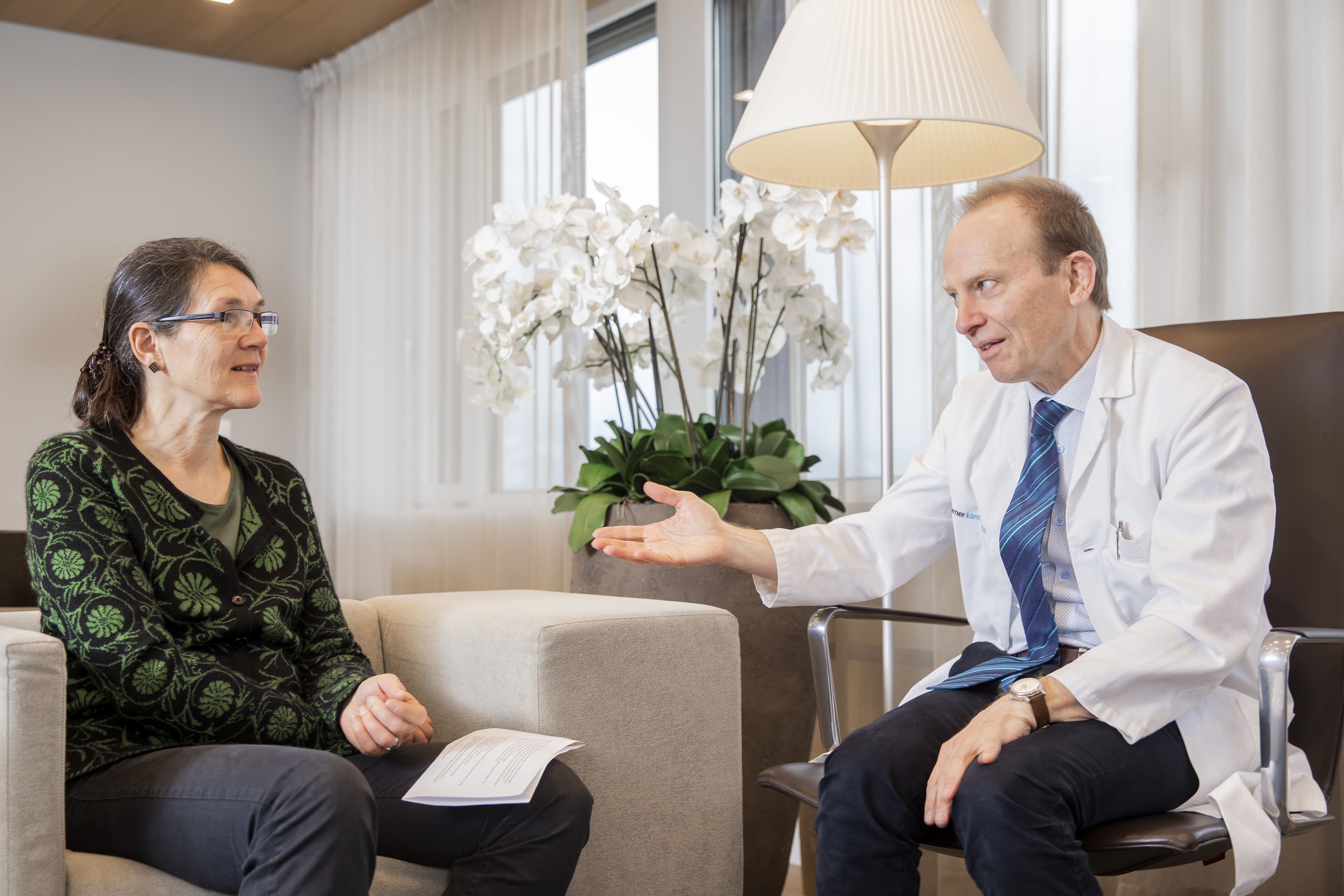 Sexy Ärztin Geht Mit Ihrem Patienten Direkt Zur Sache Sexy Ärztin Geht Mit Ihrem Patienten Direkt Zur Sache
