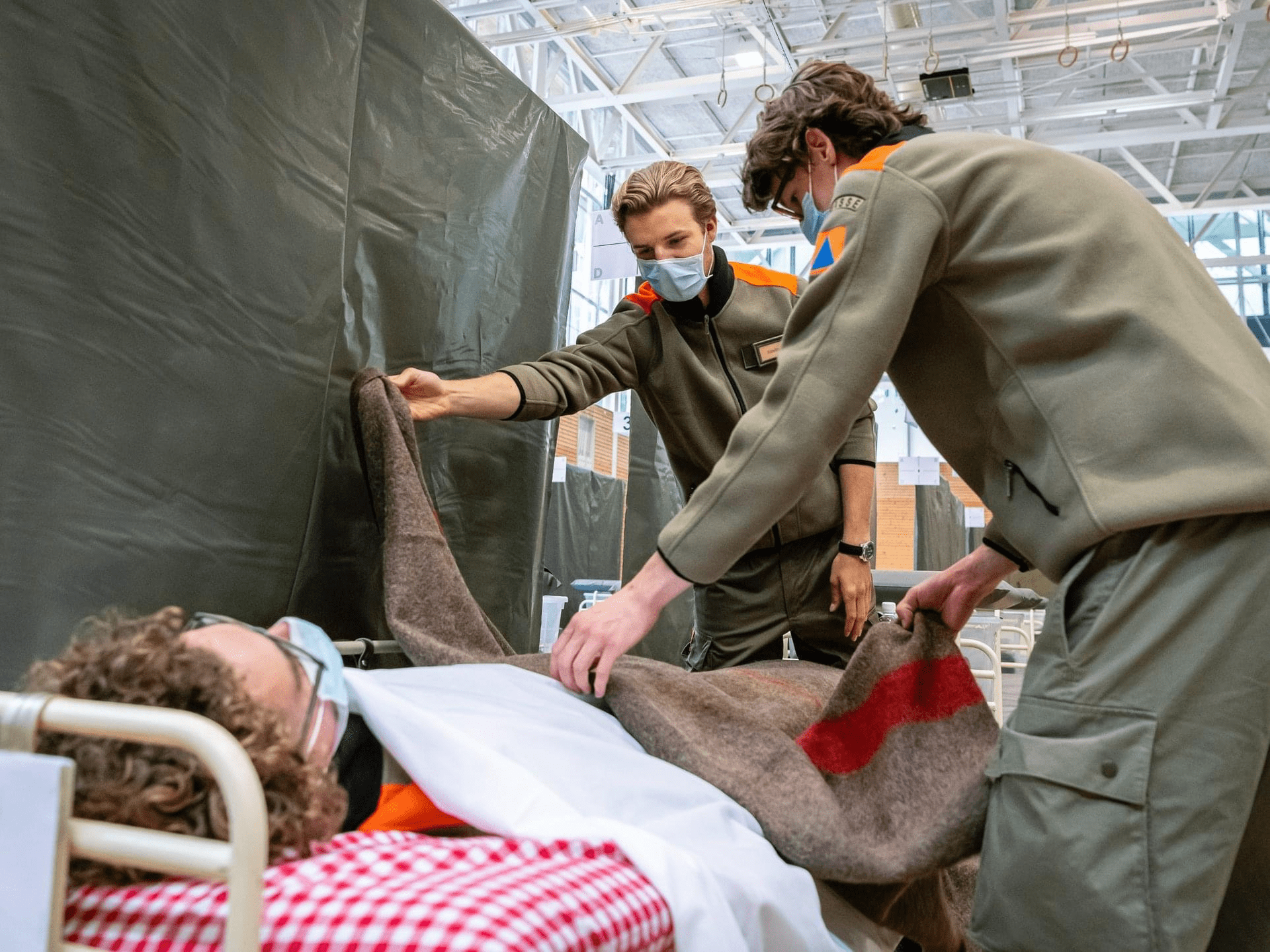 Die Angehörigen des Zivilschutzes wurden für den Betrieb des Notspitals in Nottwil ausgebildet (Bild: ZSO Emme).