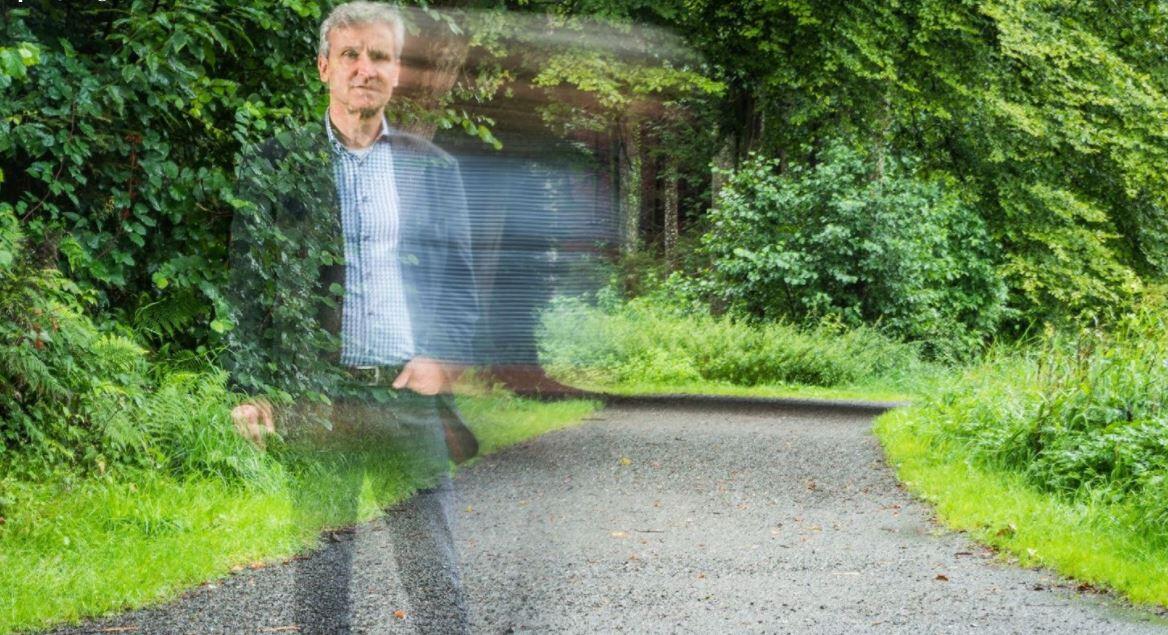 Am Unfallort: Auf diesem Waldweg in Adligenswil LU erlitt Jochen Gnädinger einen Herzstillstand und war klinisch tot.