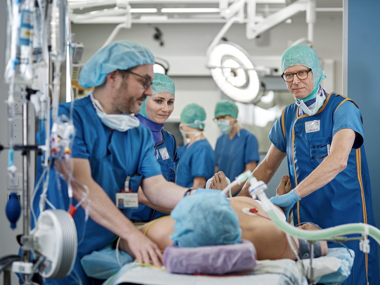 traumazentrum reto bast christoph konrad operation vorbereitung jahresbericht quer traumazentrum reto bast christoph konrad operation vorbereitung jahresbericht quer