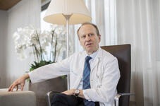 Prof. Dr. med. Christoph Henzen